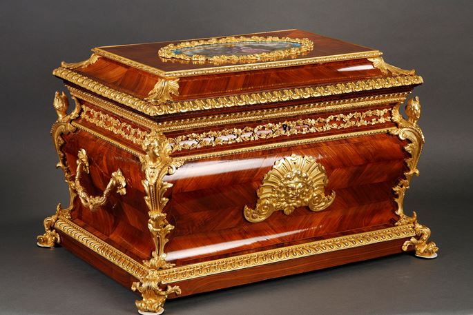 Louis XV style casket  in rosewood, gilt bronze and porcelain | MasterArt